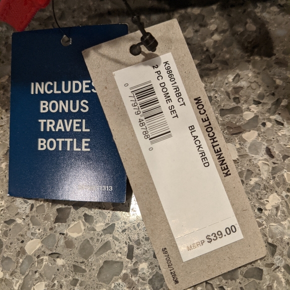 Kenneth Cole Reaction Travel/Make-up case set - Picture 6 of 6